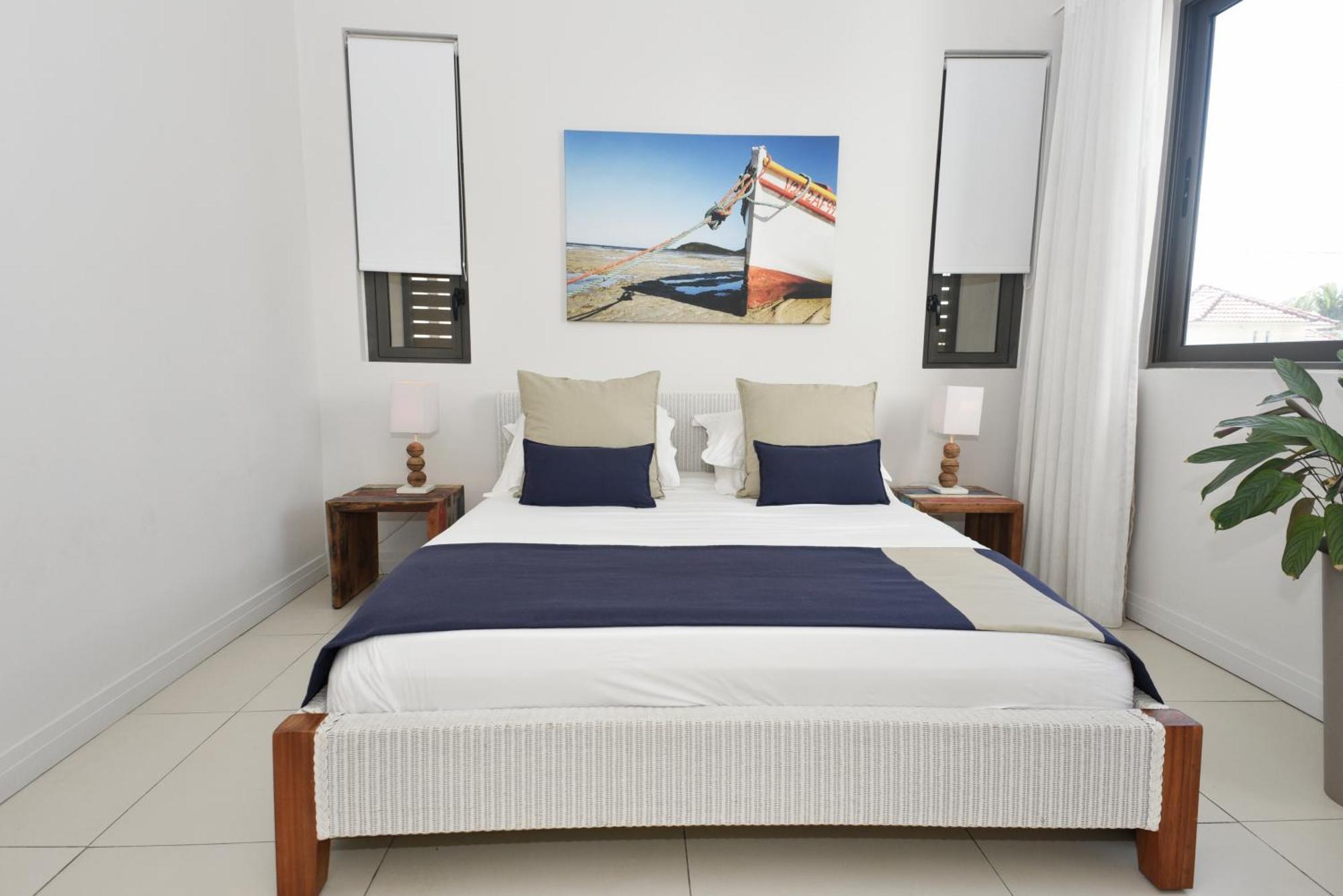 Cap Ouest Beachfront Luxury Penthouse & Apartment Flic-en-Flacq 外观 照片